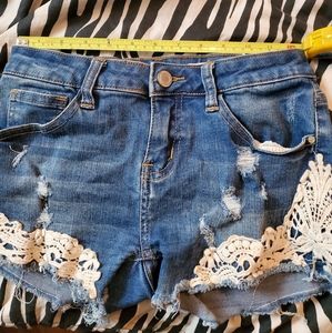 Great condition cute mid rise jean shorts